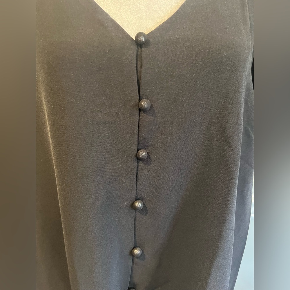 Women's Black Short Sleeve Dressy Top - MINT condition! Size M - Picture 8 of 8